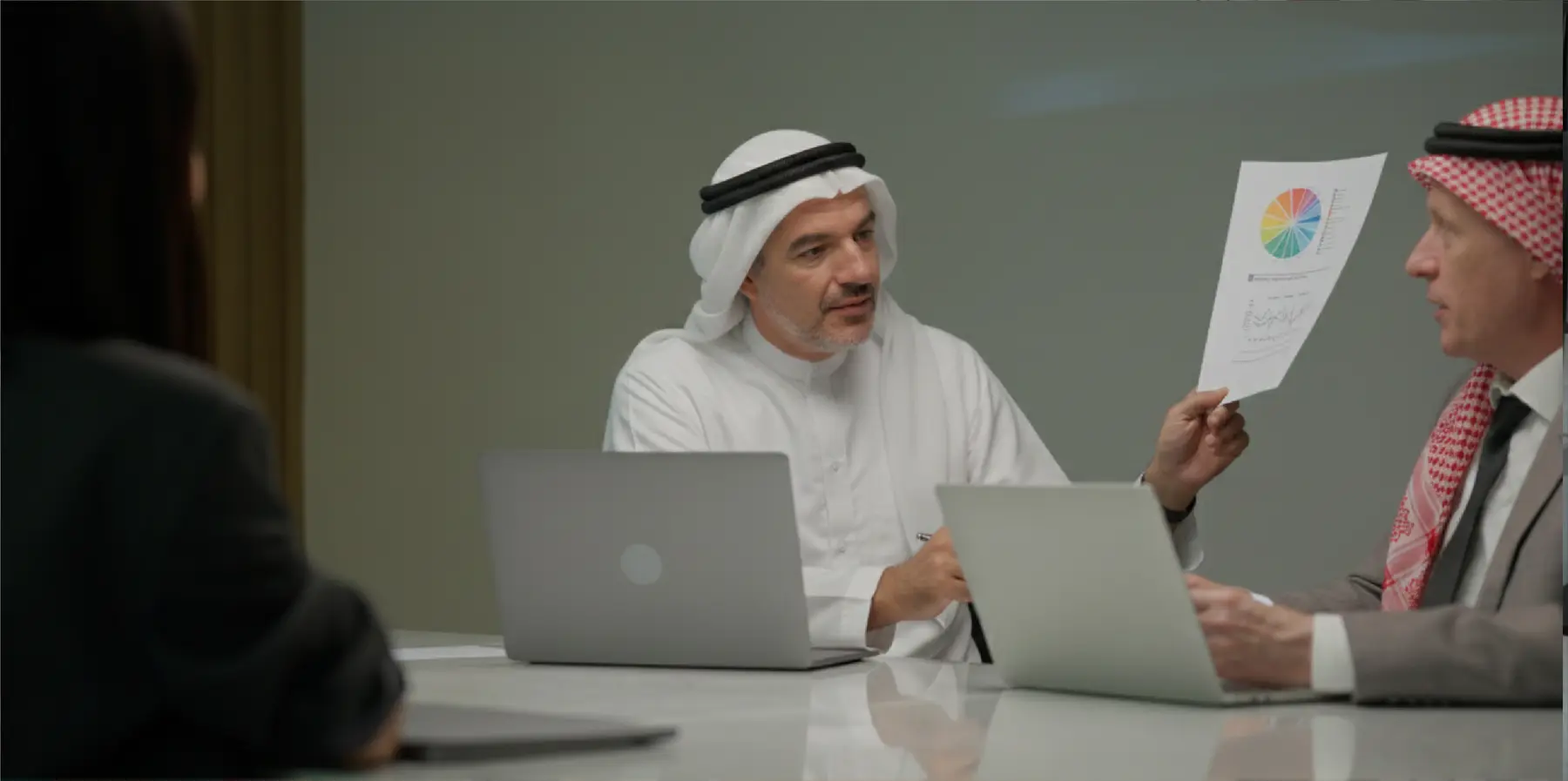 CORPORATE GOVERNANCE REVIEW IMAGE 01